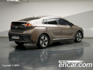 Hyundai Ioniq 1.6 HEV 2020 года из Южной Кореи