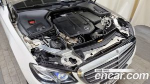 Mercedes-Benz E-Class E220d 4MATIC Exclusive 2020 года из Южной Кореи