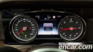 Mercedes-Benz E-Class E220d 4MATIC Exclusive 2020 года из Южной Кореи