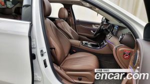 Mercedes-Benz E-Class E220d 4MATIC Exclusive 2020 года из Южной Кореи