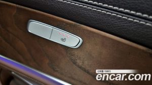 Mercedes-Benz E-Class E220d 4MATIC Exclusive 2020 года из Южной Кореи