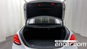 Mercedes-Benz E-Class E220d 4MATIC Exclusive 2020 года из Южной Кореи