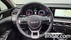 Kia K5 2.0 2023 года из Южной Кореи
