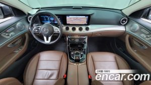 Mercedes-Benz E-Class E300 4MATIC AMG Line 2020 года из Южной Кореи