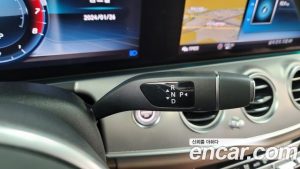 Mercedes-Benz E-Class E300 4MATIC AMG Line 2020 года из Южной Кореи