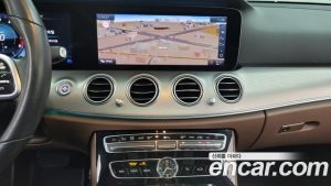 Mercedes-Benz E-Class E300 4MATIC AMG Line 2020 года из Южной Кореи