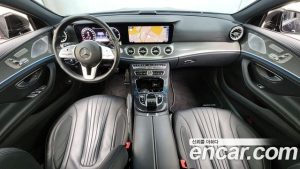 Mercedes-Benz CLS-Class CLS300d AMG Line 2020 года из Южной Кореи