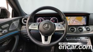 Mercedes-Benz CLS-Class CLS300d AMG Line 2020 года из Южной Кореи