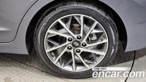 Hyundai AVANTE 1.6 2020 года из Южной Кореи