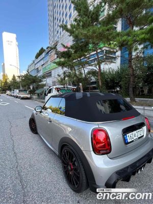 Mini Cooper Convertible JCW 2023 года из Южной Кореи