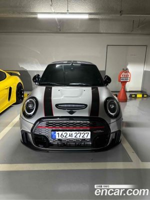 Mini Cooper Convertible JCW 2023 года из Южной Кореи