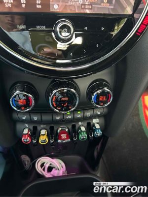 Mini Cooper Convertible JCW 2023 года из Южной Кореи