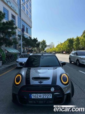 Mini Cooper Convertible JCW 2023 года из Южной Кореи