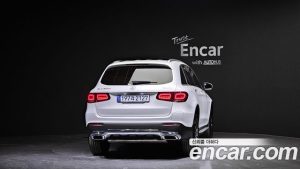 Mercedes-Benz GLC-Class GLC300e 4MATIC 2021 года из Южной Кореи
