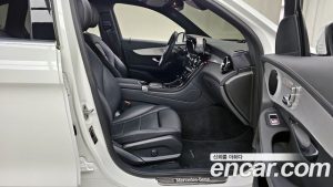 Mercedes-Benz GLC-Class GLC300e 4MATIC 2021 года из Южной Кореи