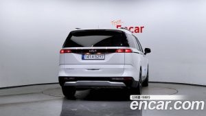 Kia Carnival 9-Seater Prestige 2023 года из Южной Кореи