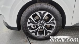 Kia Carnival 9-Seater Prestige 2023 года из Южной Кореи