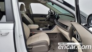 Kia Carnival 9-Seater Prestige 2023 года из Южной Кореи