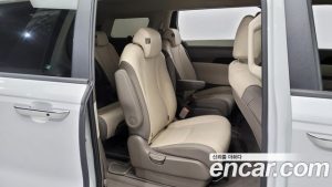 Kia Carnival 9-Seater Prestige 2023 года из Южной Кореи