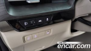 Kia Carnival 9-Seater Prestige 2023 года из Южной Кореи