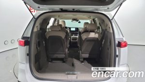 Kia Carnival 9-Seater Prestige 2023 года из Южной Кореи