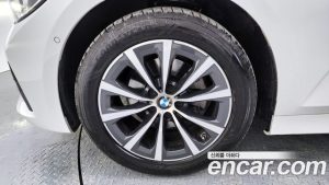 BMW 3-Series 320i 2021 года из Южной Кореи