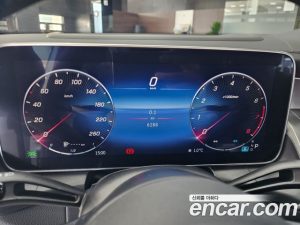 Mercedes-Benz GLC-Class GLC300 4MATIC 2023 года из Южной Кореи