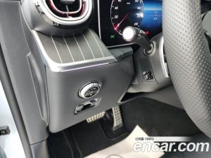 Mercedes-Benz GLC-Class GLC300 4MATIC 2023 года из Южной Кореи