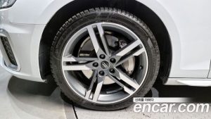 Audi A4 40 TFSI Premium 2021 года из Южной Кореи