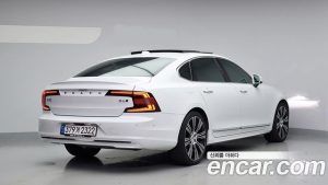 Volvo S90 B6 AWD Inscription 2021 года из Южной Кореи