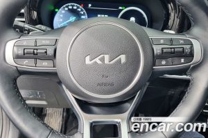Kia K5 Noblesse 2023 года из Южной Кореи