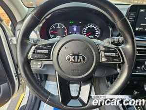 Kia Seltos Дизель 1.6 2WD 2020 года из Южной Кореи