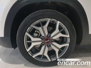 Kia Seltos Бензин 1.6 Turbo 2WD 2021 года из Южной Кореи