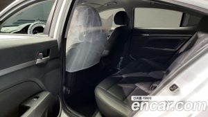 Hyundai AVANTE 1.6 2020 года из Южной Кореи