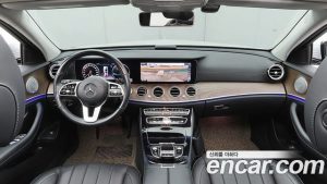 Mercedes-Benz E-Class E300 4MATIC Exclusive 2020 года из Южной Кореи