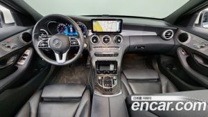 Mercedes-Benz C-Class C200 AMG Line 2021 года из Южной Кореи