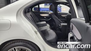 Mercedes-Benz C-Class C200 AMG Line 2021 года из Южной Кореи