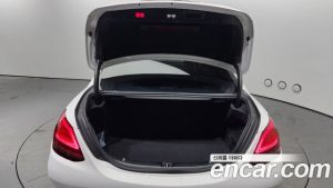 Mercedes-Benz C-Class C200 AMG Line 2021 года из Южной Кореи