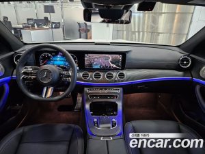 Mercedes-Benz E-Class E220d 4MATIC AMG Line 2023 года из Южной Кореи
