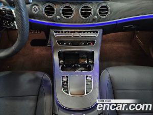 Mercedes-Benz E-Class E220d 4MATIC AMG Line 2023 года из Южной Кореи