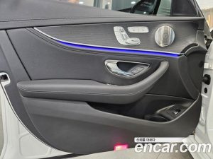 Mercedes-Benz E-Class E220d 4MATIC AMG Line 2023 года из Южной Кореи