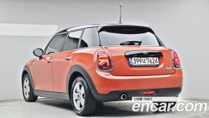 Mini Cooper 5Door DEFAULT 2021 года из Южной Кореи
