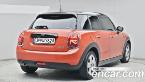 Mini Cooper 5Door DEFAULT 2021 года из Южной Кореи