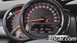 Mini Cooper 5Door DEFAULT 2021 года из Южной Кореи