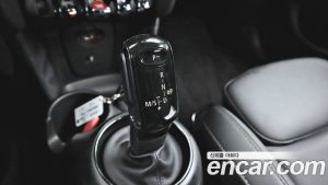 Mini Cooper 5Door DEFAULT 2021 года из Южной Кореи