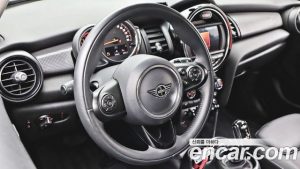 Mini Cooper 5Door DEFAULT 2021 года из Южной Кореи