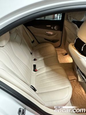 Mercedes-Benz E-Class E300 4MATIC Exclusive 2020 года из Южной Кореи