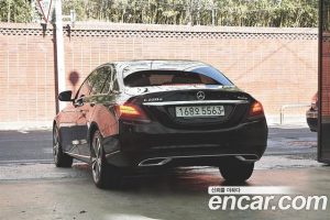 Mercedes-Benz C-Class C220 d 4MATIC 2020 года из Южной Кореи