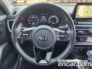 Kia Seltos Дизель 1.6 2WD 2020 года из Южной Кореи