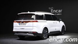Kia Carnival 9-Seater Noblesse 2023 года из Южной Кореи